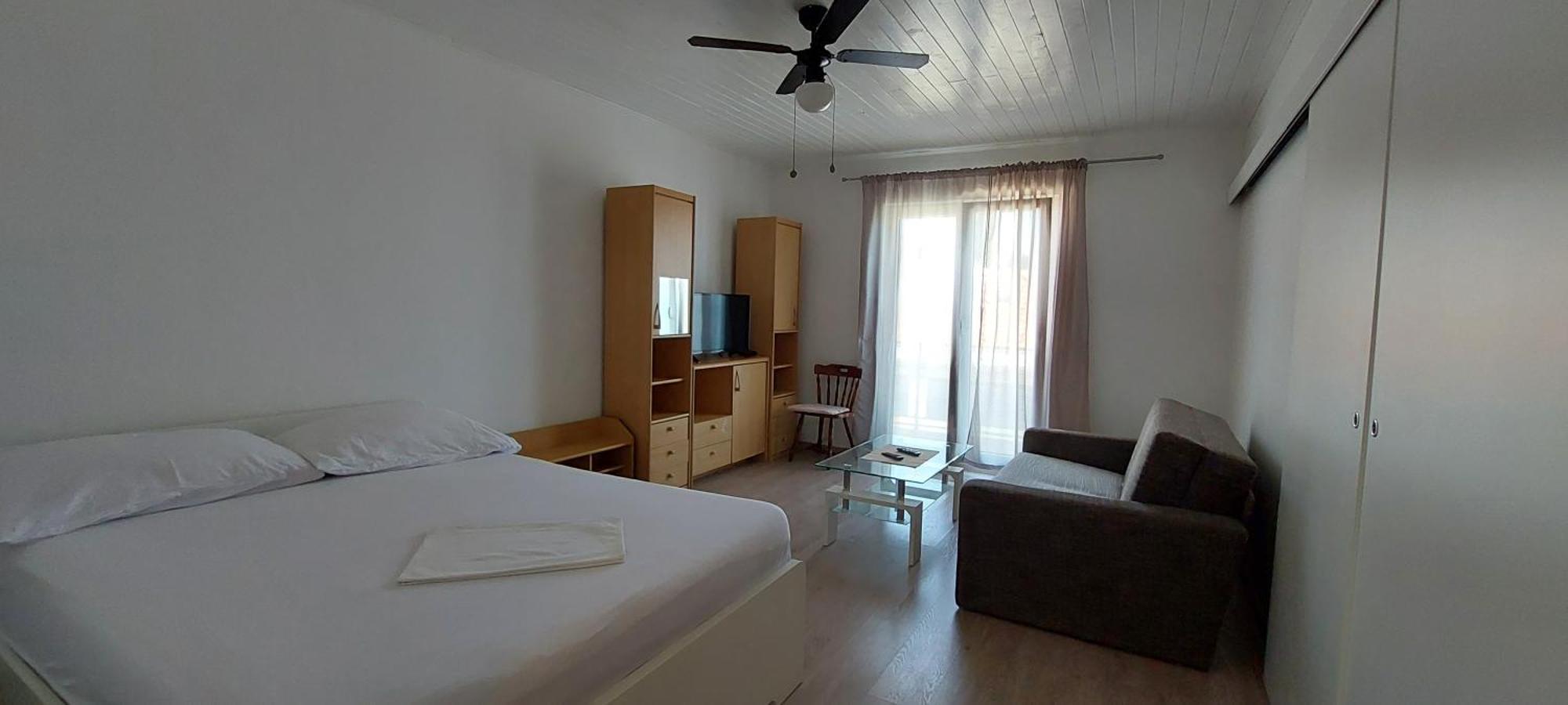 Apartman Figaro Pogled Od Milijun Dolara, 2 Tusa, 2 Wc Kaštela Exterior foto
